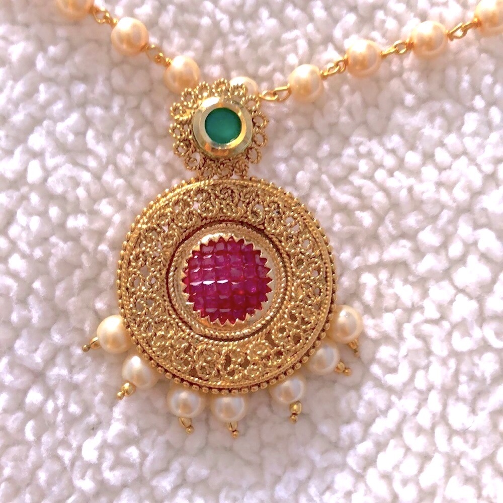 handcrafted traditional Indian necklace round pink stone pendant earrings set